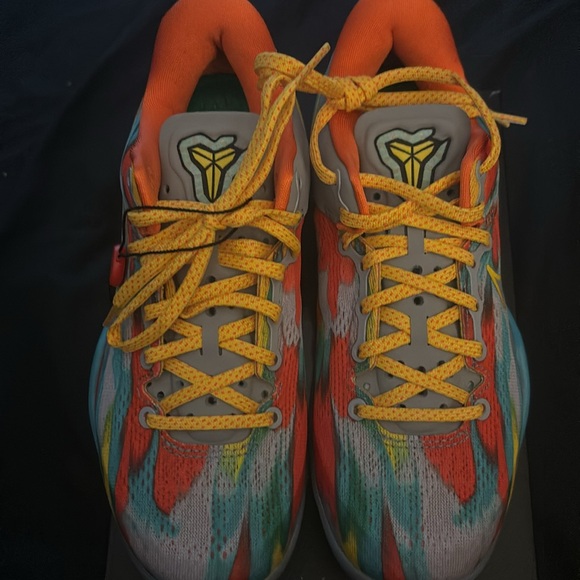 Selling Authentic Unisex Kobe VIII Protro Unisex NEW RELEASE -2024-BRAND NEW - Picture 4 of 5